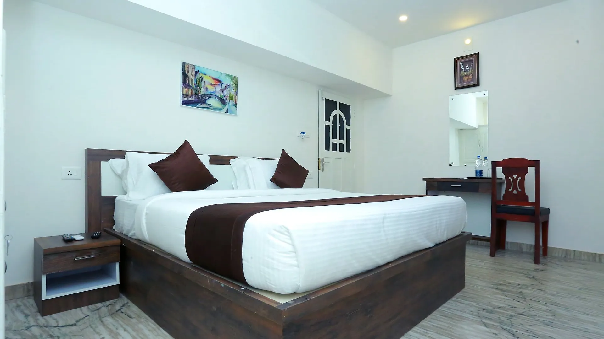 ***  Oyo 10278 Hotel Caprice Residency Kochi Ινδία