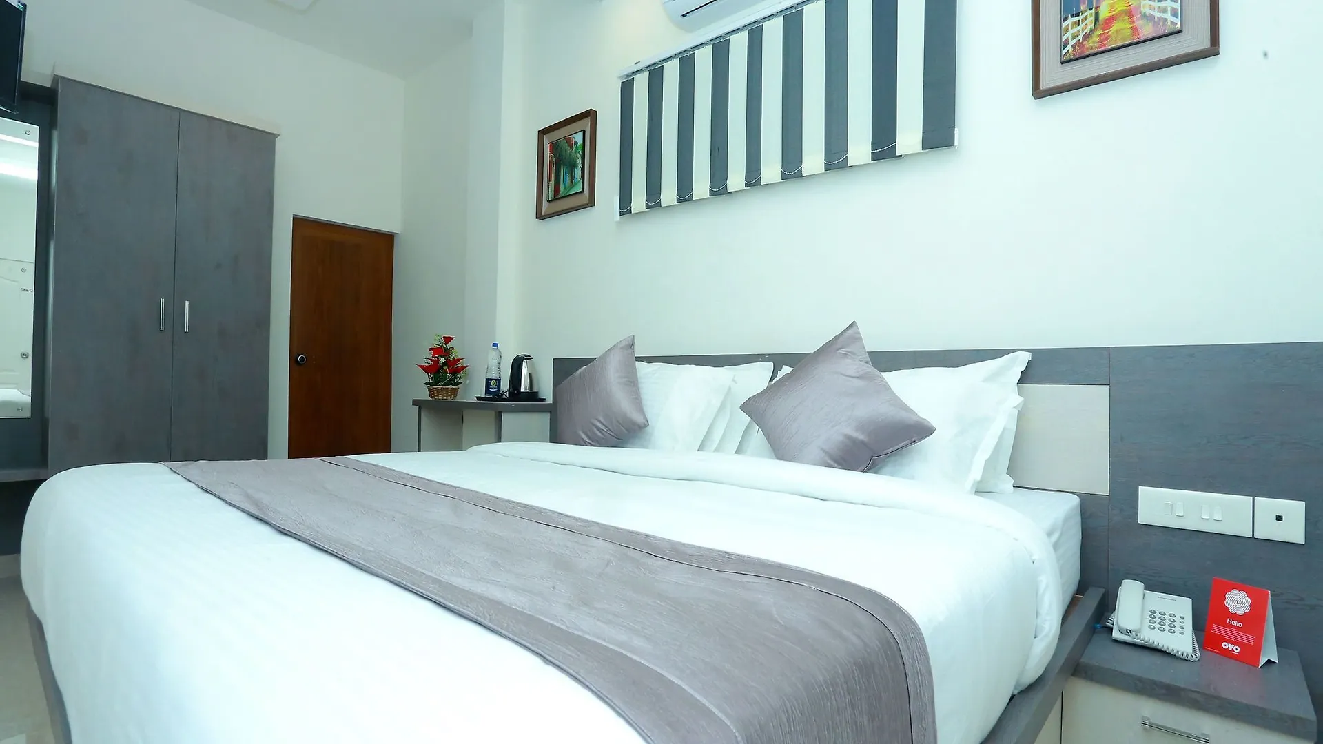 Oyo 10278 Hotel Caprice Residency Kochi