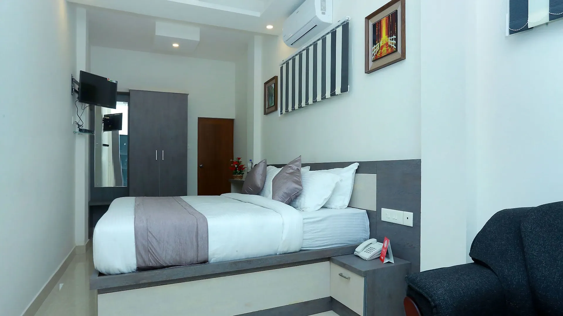 Oyo 10278 Hotel Caprice Residency Kochi 3*,