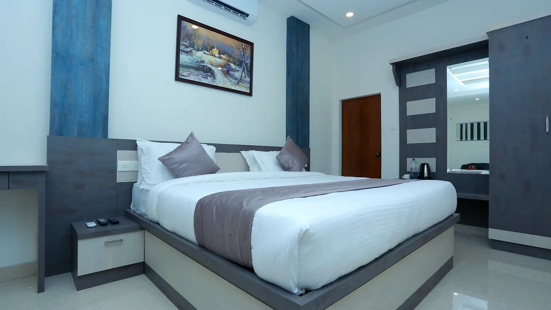 Oyo 10278 Hotel Caprice Residency Kochi Ινδία