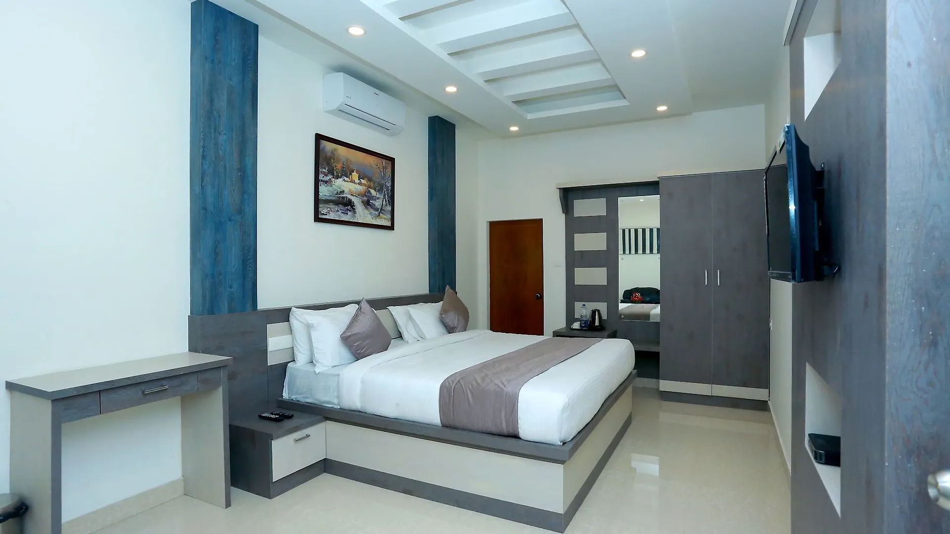 Oyo 10278 Hotel Caprice Residency Kochi