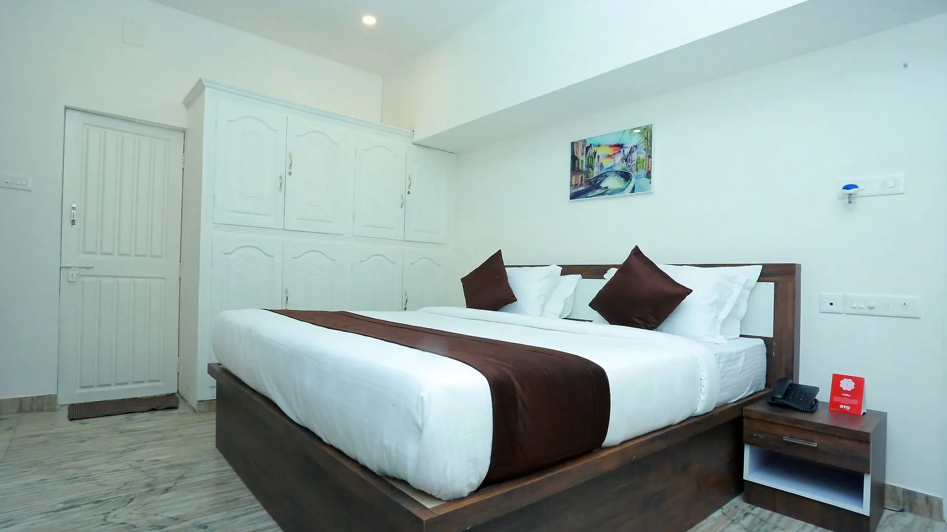 Oyo 10278 Hotel Caprice Residency Kochi